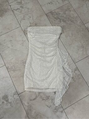 Women’s Strapless Dress